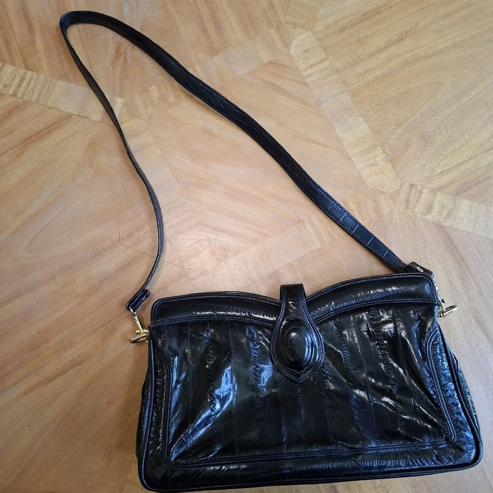 Vtg Genuine Eel Skin Shoulder bag Made By Sunoco In Korea Shiny Black Eclectic‎
